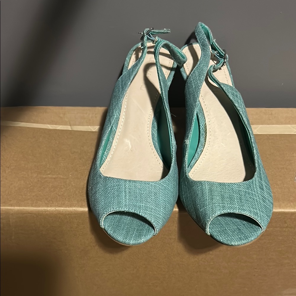 Le Chateau Teal linen look Peep-Toe Heels